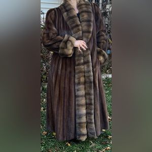 Beautiful Oscar de la Renta Sable Trimmed Tuxedo Mink Coat Extra Long